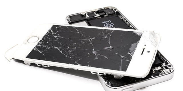 How to choose the best phone repairs to get your cracked phone screens fixed?
